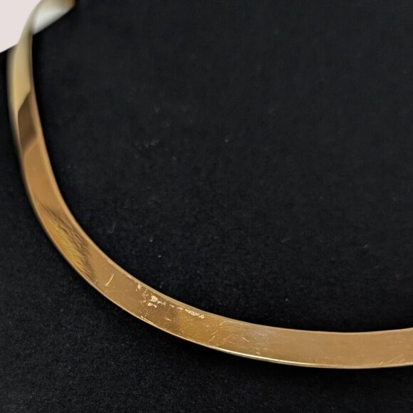 (2/$20) Vintage Gold Tone Flat Torque Collar Necklace - Picture 4 of 5